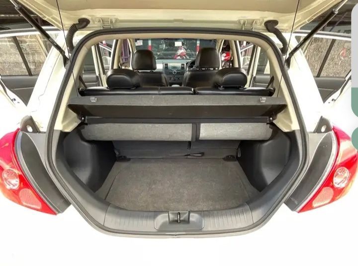 Nissan Tiida 2009 1.6 G Sedan เบนซิน เกียร์อัตโนมัติ ขาว รูปที่ 4