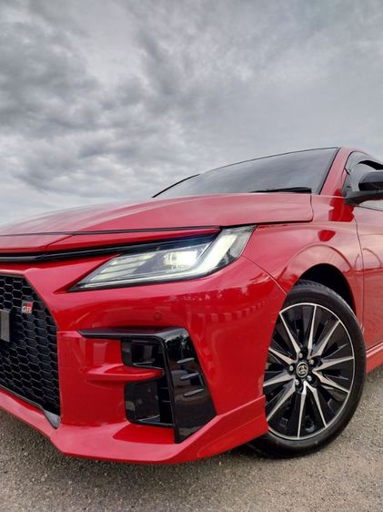 Toyota Yaris ATIV 2025 1.5 HEV GR SPORT Sedan ไฮบริด ไม่ติดแก๊ส เกียร์อัตโนมัติ แดง
