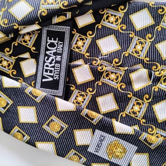 VERSACE​สวย​ คลาสสิค​มาก รูปที่ 4