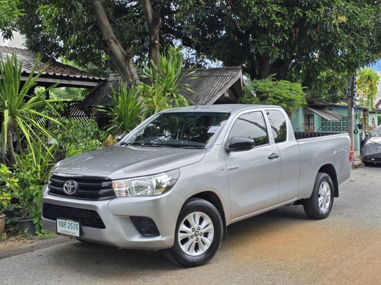 รถ Toyota Hilux Revo 2.4 J สี เทา