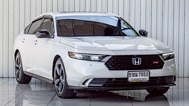 รถ Honda Accord 2.0 e:HEV RS สี ขาว