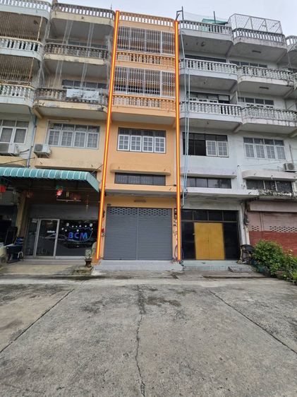 อาคารพาณิชย์ 4.5 ชั้น ซอยบุญศิริ ห้าแยกปากเกร็ด  แจ้งวัฒนะ นนทบุรี  