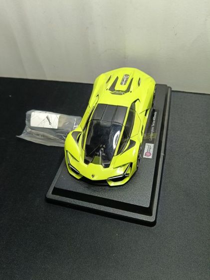 โมเดลรถเหล็ก Bburago Lamborghini Terzo Millennio อัตราส่วน 1:24 สีเขียวมะนาว (Lime Green) พร้อมฐานตั้งโชว์