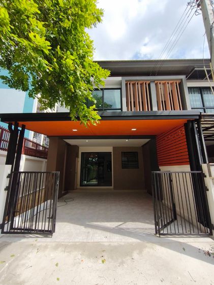 มีบางส่วน ขายทาวน์เฮ้าส์ 2 ชั้น โครงการพรีเมี่ยม ไทม์โฮม สวนหลวง ร.9 รีโนเวทใหม่ทั้งหลัง ทำเลดี เดินทางสะดวก