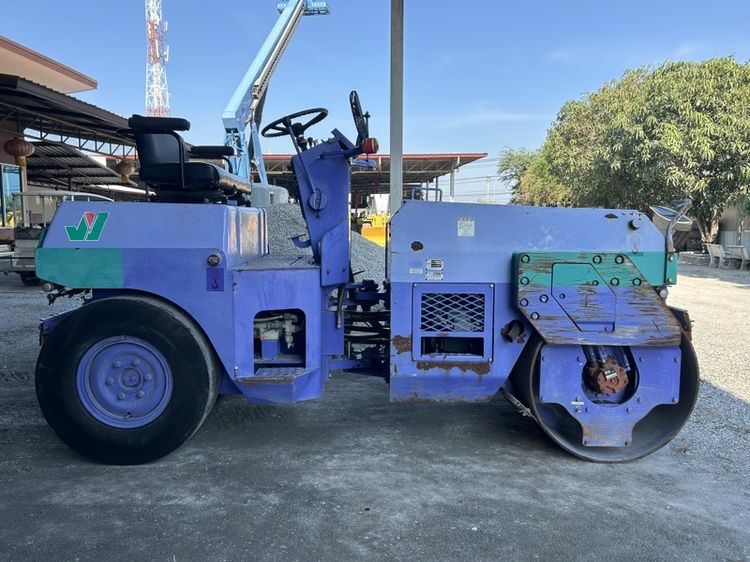 รถบดล้อหน้าเหล็กล้อหลังยาง KOMASTU รุ่น JV40CW-3  ขนาด 4ตัน รถเก่านอก รูปที่ 4