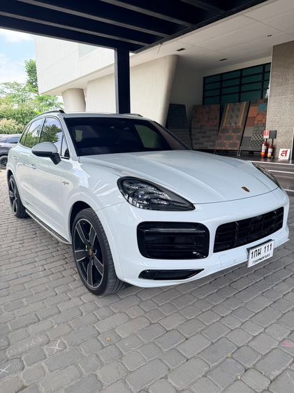รถ Porsche Cayenne 3.0 E-Hybrid 4WD สี ขาว