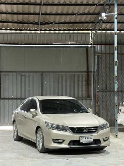 รถ Honda Accord 2.0 EL สี บรอนซ์ทอง