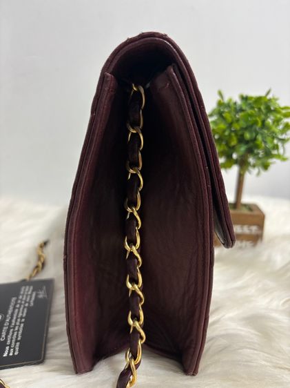 Vintage Burgundy Quilted Lambskin Single Flap Bagมือสองแท้💯 รูปที่ 3