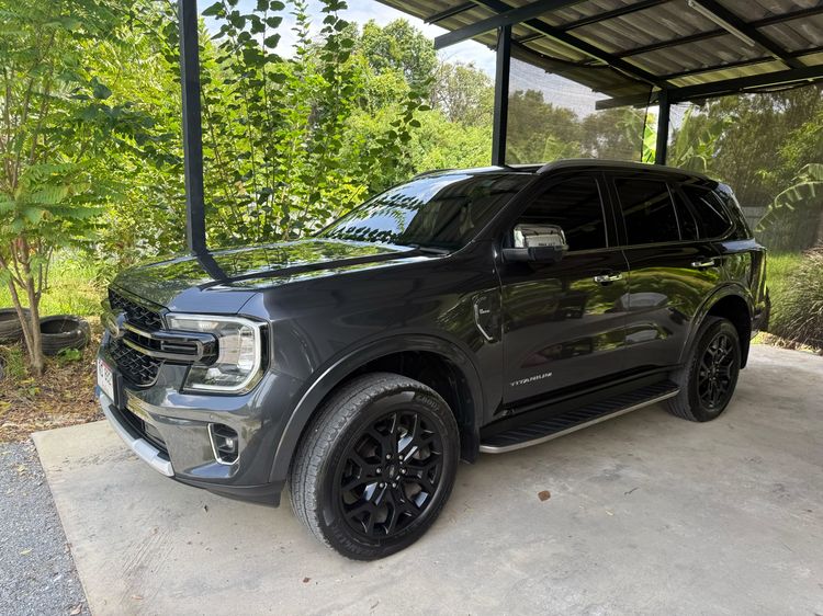 รถ Ford Everest 2.0 Titanium Plus สี เทา