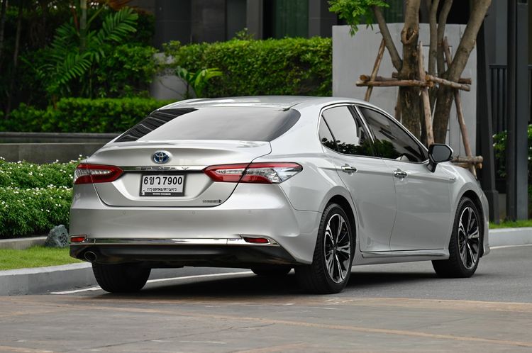 Toyota Camry 2021 2.5 HV Premium Sedan ไฮบริด ไม่ติดแก๊ส เกียร์อัตโนมัติ บรอนซ์เงิน รูปที่ 4