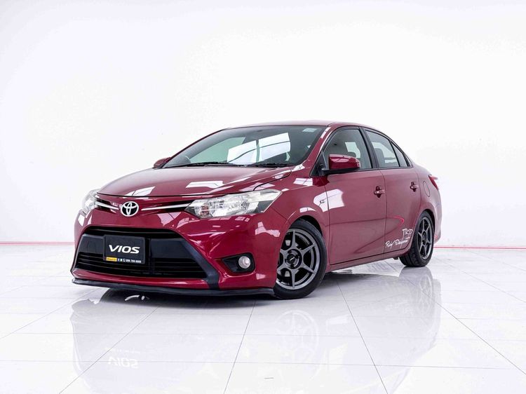 รถ Toyota Vios 1.5 E สี แดง