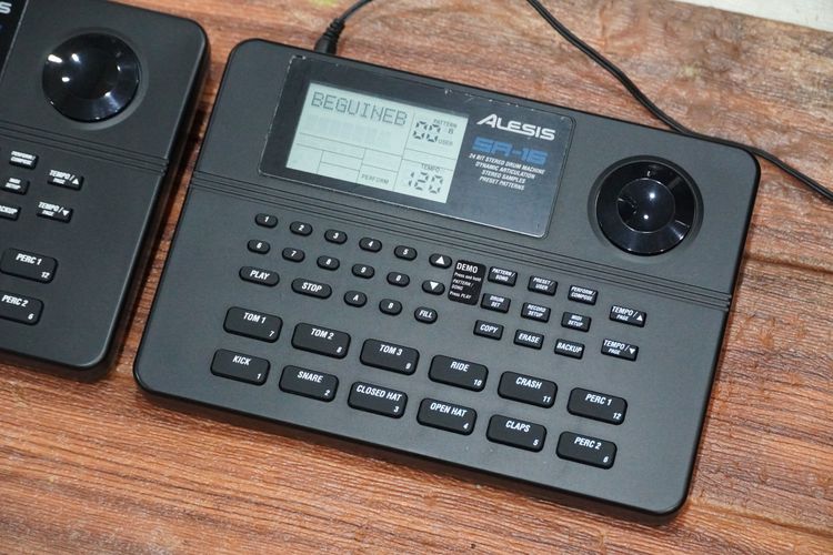 ALESIS SR-16 (24 bit) ริทึ่มบอกซ์กลอง สวยเหมือนใหม่ มีจังหวะไทย ต่อได้ 2 ฟุต กดฟิลส่งได้  รูปที่ 4