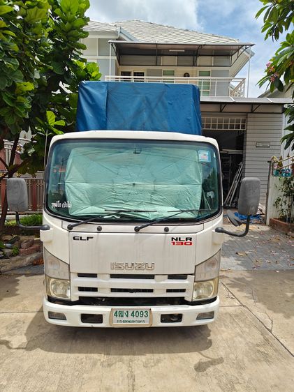 รถ Isuzu ELF 3.0 NLR สี ขาว