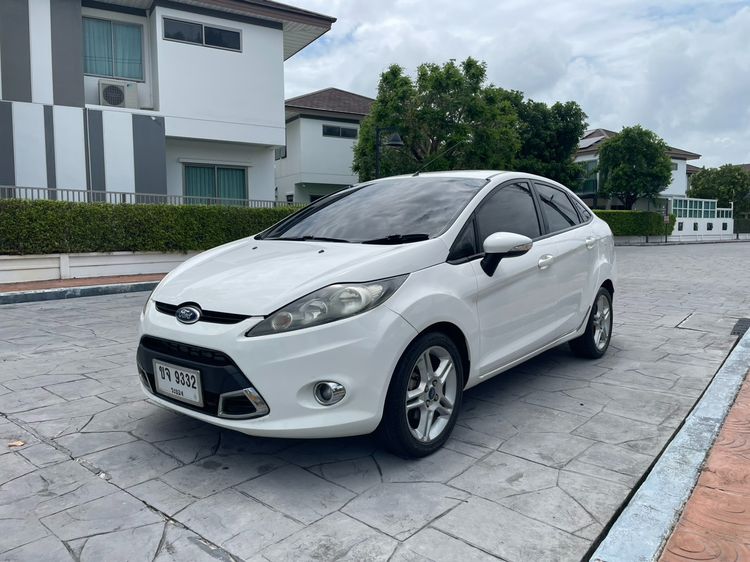 รถ Ford Fiesta 1.5 Trend สี ขาว