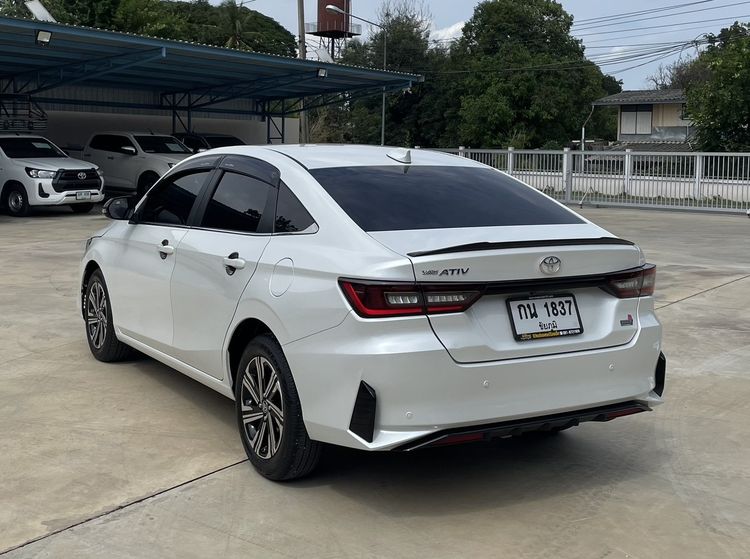 Toyota Yaris ATIV 2024 1.2 Premium Luxury Sedan เบนซิน ไม่ติดแก๊ส เกียร์อัตโนมัติ ขาว รูปที่ 4