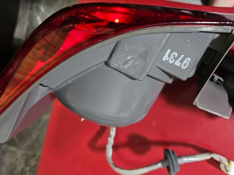 ขายถูกชุดไฟท้าย Chevrolet Cruze แท้ติดรถ รูปที่ 3