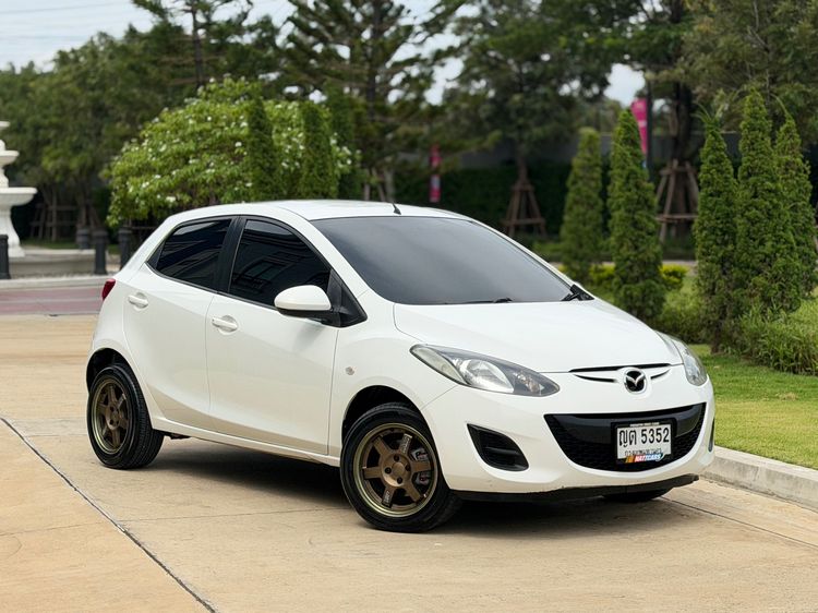 Mazda Mazda 2 2011 1.5 Sports Groove Sedan เบนซิน ไม่ติดแก๊ส เกียร์อัตโนมัติ ขาว รูปที่ 3