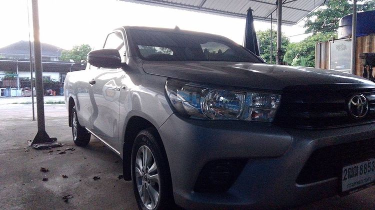 รถ Toyota Hilux Revo 2.4 J สี เทา