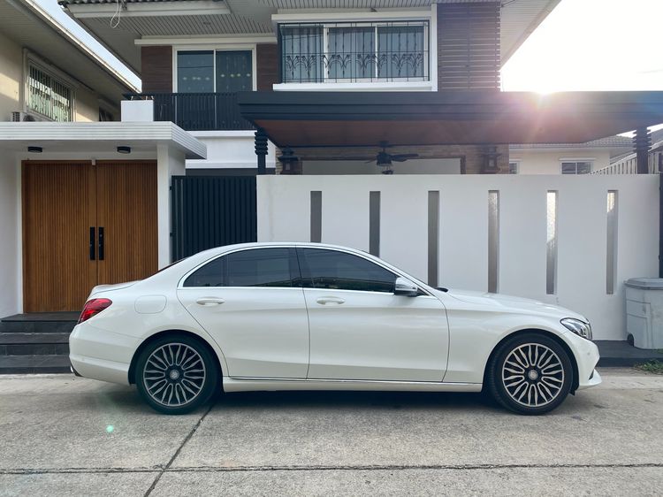 Mercedes-Benz C-Class 2018 C350 Sedan ปลั๊กอินไฮบริด (PHEV) ไม่ติดแก๊ส เกียร์อัตโนมัติ ขาว รูปที่ 3