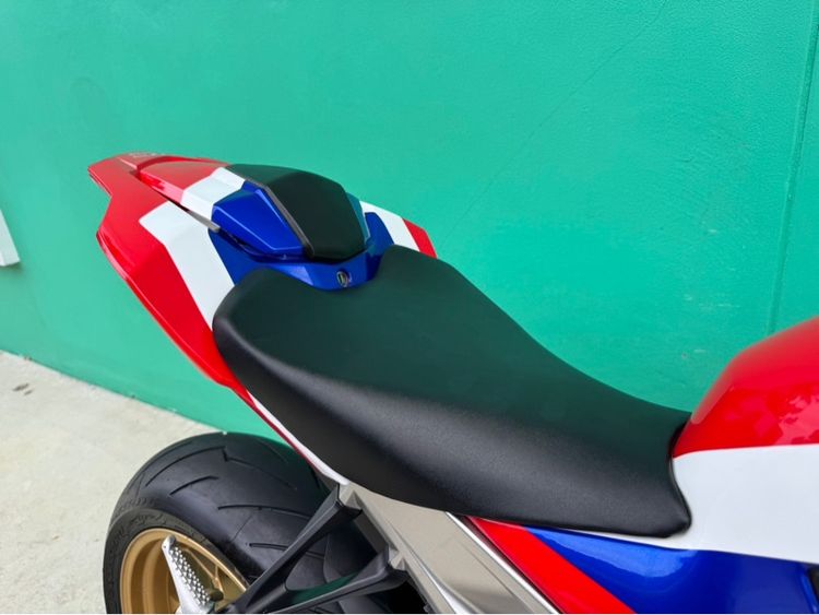 HONDA CBR1000RR SP สีแดง ขาว ปี18จด20 รถมือเดียว  รูปที่ 5