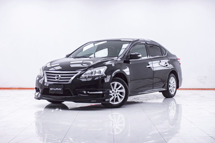 รถ Nissan Sylphy 1.8 V สี ดำ