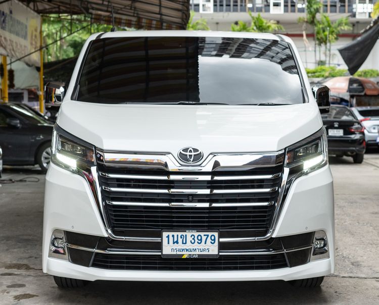 รถ Toyota Majesty 2.8 Premium สี ขาว
