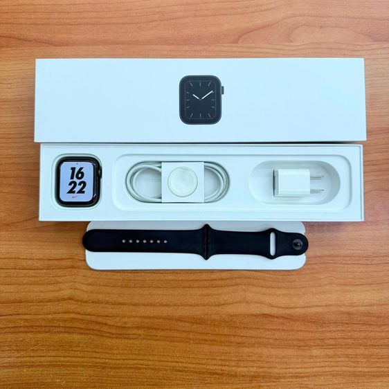 ดำ Apple Watch S5 44mm
