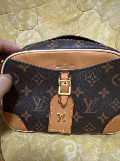 กระเป๋า าะพาย LV รูปที่ 3