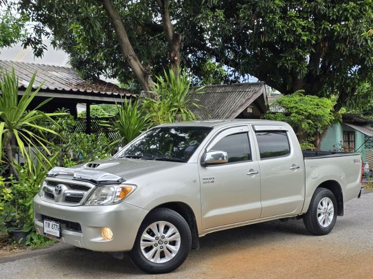 รถ Toyota Hilux Vigo 3.0 G สี บรอนซ์เงิน