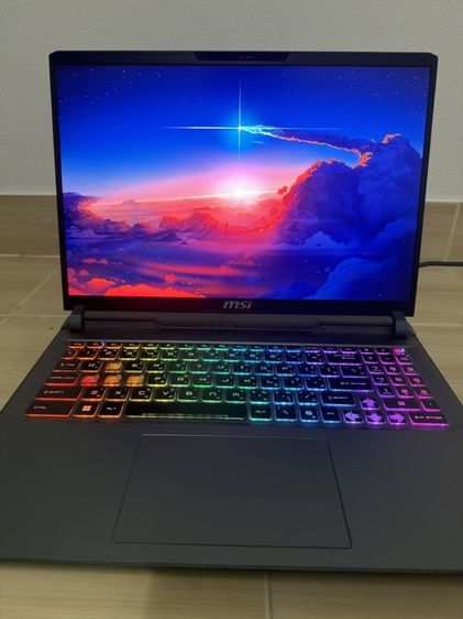 รุ่นอื่น ๆ วินโดว์ อื่นๆ อื่นๆ ใช่ ขาย Msi Vector 16hx ai 5080 รุ่นเรือธง อัพแรมเป็น 32 GB ใช้งานน้อย