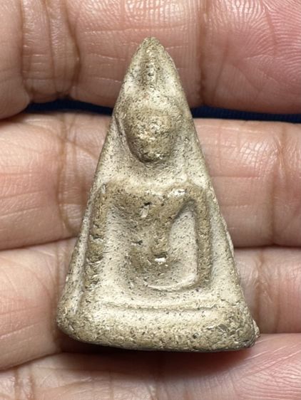 องค์ละ1550🙏พระนางพญาพิมพ์เข่าตรง🙏พระพิจิตร เม็ดข้าวเม่า