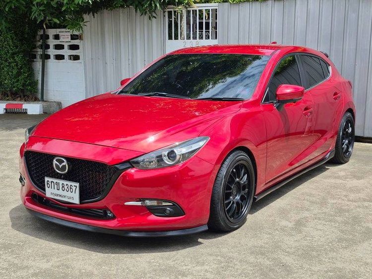 รถ Mazda Mazda3 2.0 C สี แดง