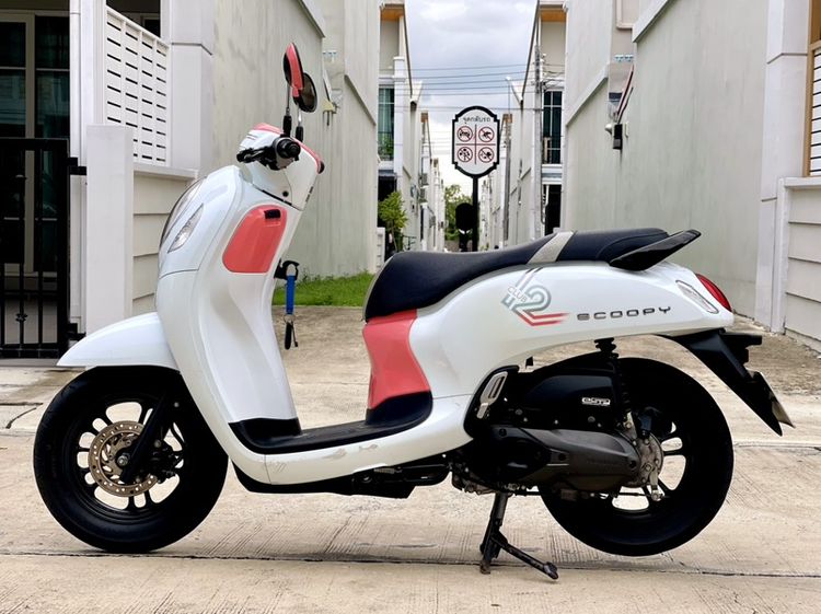 ขาย HONDA SCOOPY i ตัวรีโมท ปี2021 ตัวท็อปสุดล้อแม็ก รถที่บ้านใช้เองครับ รถสวยมาก แทบจะไม่ค่อยได้ขับ ภาษี70 รูปที่ 5