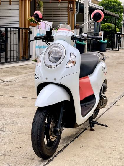 ขาย HONDA SCOOPY i ตัวรีโมท ปี2021 ตัวท็อปสุดล้อแม็ก รถที่บ้านใช้เองครับ รถสวยมาก แทบจะไม่ค่อยได้ขับ ภาษี70 รูปที่ 4