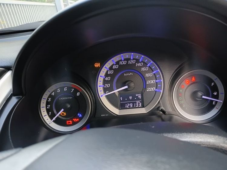 Honda City 2011 1.5 S เบนซิน NGV เกียร์อัตโนมัติ ขาว รูปที่ 4