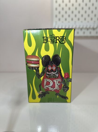 โมเดลวินเทจ RatFink ถือดอกไม้ รูปที่ 4