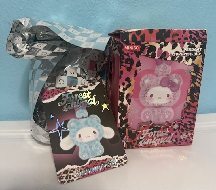 ของแท้ MINISO Sanrio กล่องสุ่มซีรีส์ความสดใส จี้ตุ๊กตาขนสัตว์ ตลับกุญแจคิตตี้ เช็คการ์ดไม่แกะซอง รูปที่ 3