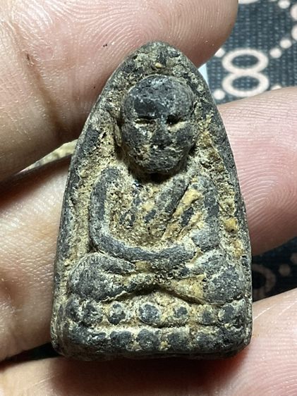 หลวงปู่ทวดวัดช้างให้เนื้อว่าน