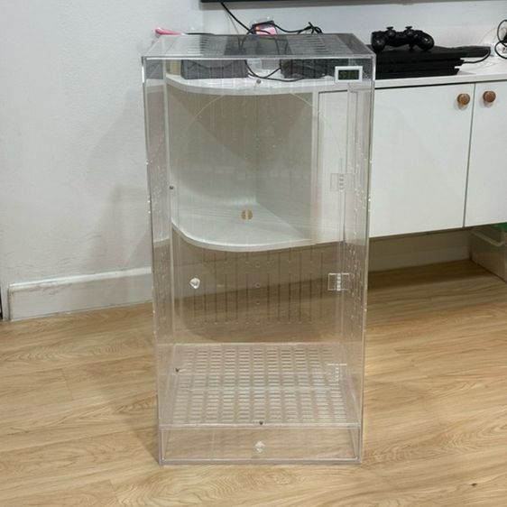 กรงอะคริลิค 40x40x80 ซม. พร้อมเครื่องวัดอุณหภูมิ สภาพเหมือนใหม่