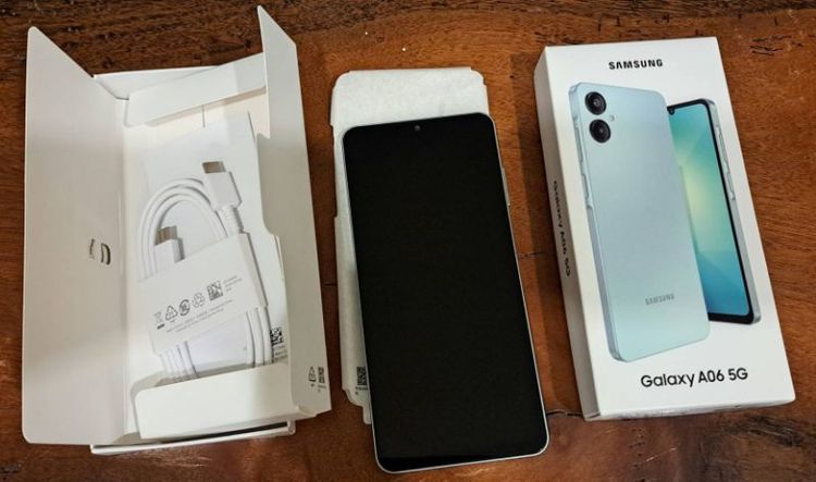 อื่นๆ Samsung Galaxy A06 5G (64 GB) หน้าจอ 6.7 นิ้ว