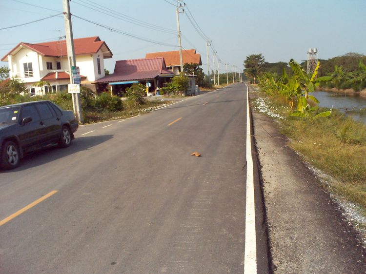 ที่ดิน อ.ไทรน้อย ติดคลอง ติดถนนคอนกรีต2 ด้าน ขายสุทธิเท่าราคาประเมิน