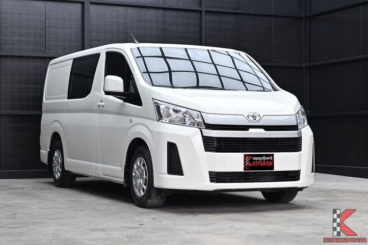 รถ Toyota Hiace 2.8 economy สี ขาว