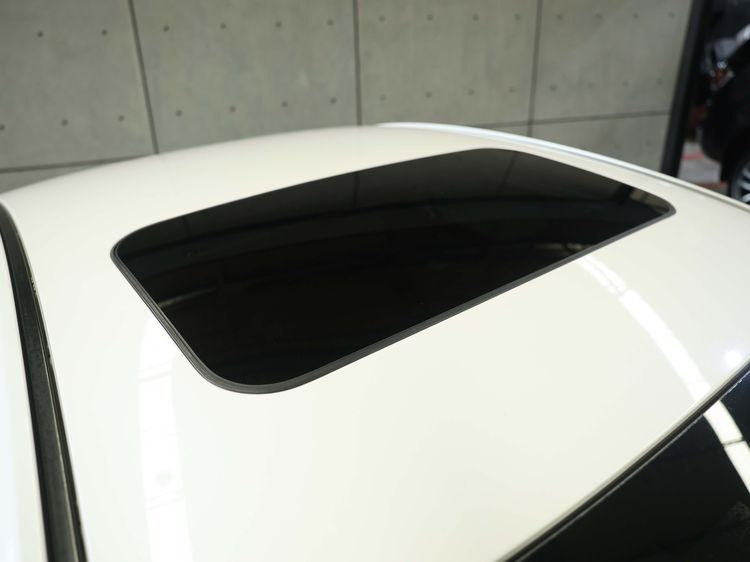 Mazda Mazda3 2021 2.0 SP 100th Anniversary Edition Sedan เบนซิน ไม่ติดแก๊ส เกียร์อัตโนมัติ ขาว รูปที่ 3