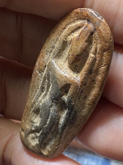 พระลีลาเม็ดขนุน