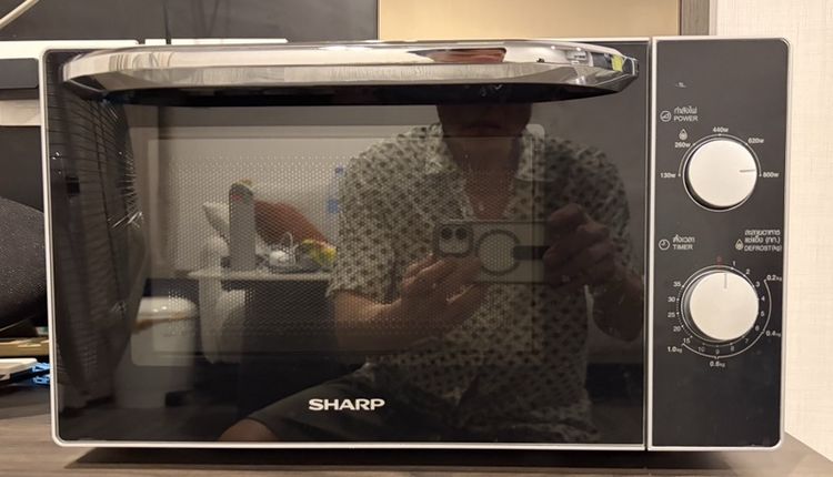 อุปกรณ์เครื่องครัวทำอาหาร microwave sharp R2200 20ลิตร 800วัตต์ ใช้ไม่ถึงปี สภาพใหม่มาก แต่ปุ่มหลุดต้องซ่อม ยังเปิดใช้ได้ปกติ