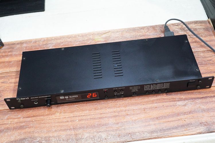 ROLAND M-GS64 ซาวด์แร็คเล่นเพลงคาราโอเกะมิดี้ รุ่นเท่า SC-88VL เสียงหนาสมจริง มือสอง นำเข้าสวยมาก รูปที่ 4
