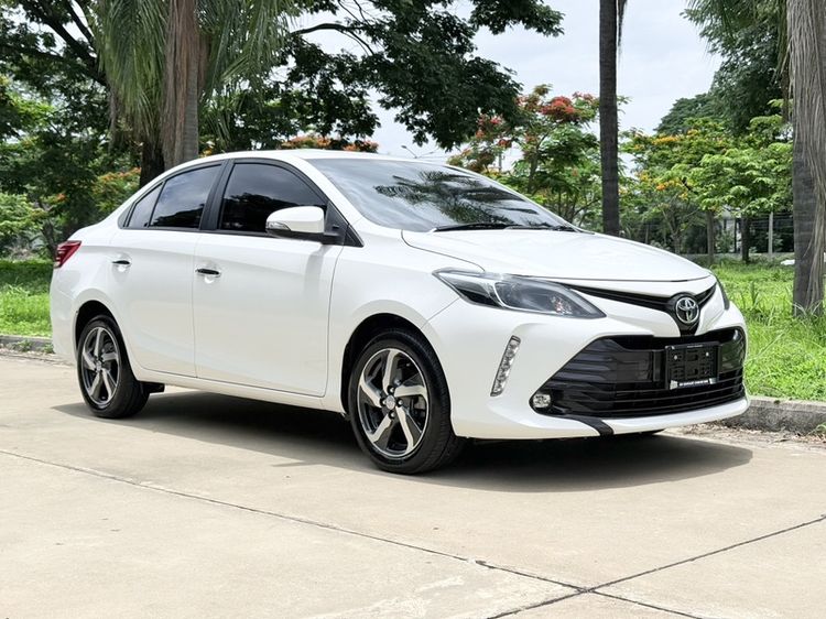 รถ Toyota Vios 1.5 High สี ขาว