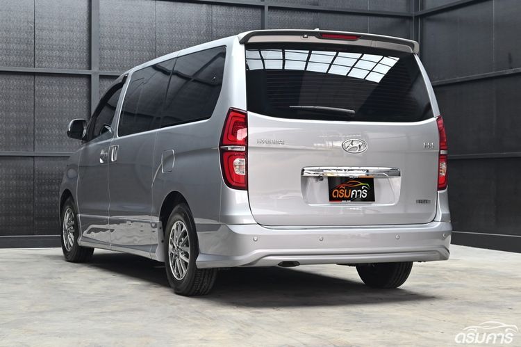Hyundai H-1 2019 2.5 Elite Van ดีเซล ไม่ติดแก๊ส เกียร์อัตโนมัติ บรอนซ์เงิน รูปที่ 3
