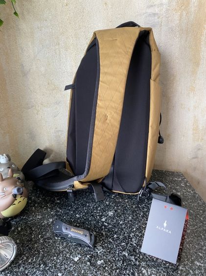Alpaka Metro Crossbody รุ่น X-Pac 7.5L (แบบสายสะพายไหล่ซ้าย) สี Coyote Brown จัดส่งฟรี, มีของแถมให้, และมีนัดรับ รูปที่ 2