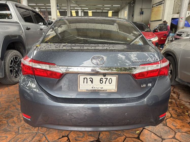 Toyota Altis 2015 1.8 E Sedan เบนซิน ไม่ติดแก๊ส เกียร์อัตโนมัติ เทา รูปที่ 4